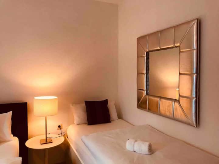 Schoene Grosse Wohnung 2 Schlafzimmer Bis 6 Pax Naehe Stadion Signal Iduna Dortmund Eksteriør bilde