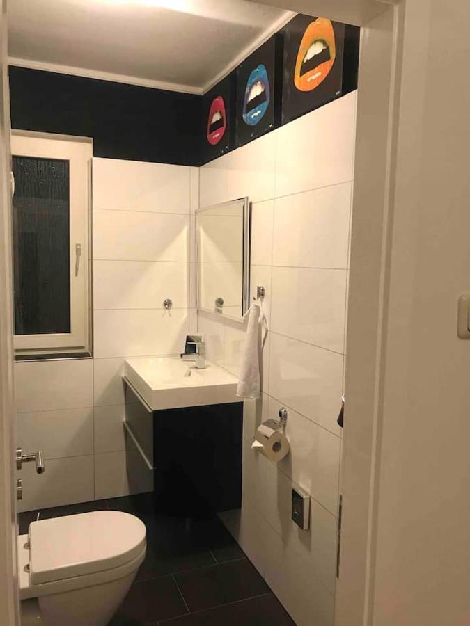 Schoene Grosse Wohnung 2 Schlafzimmer Bis 6 Pax Naehe Stadion Signal Iduna Dortmund Eksteriør bilde