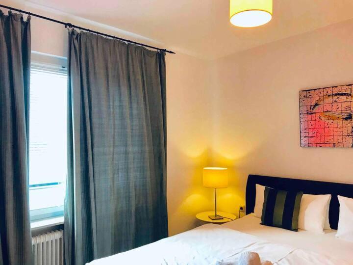 Schoene Grosse Wohnung 2 Schlafzimmer Bis 6 Pax Naehe Stadion Signal Iduna Dortmund Eksteriør bilde