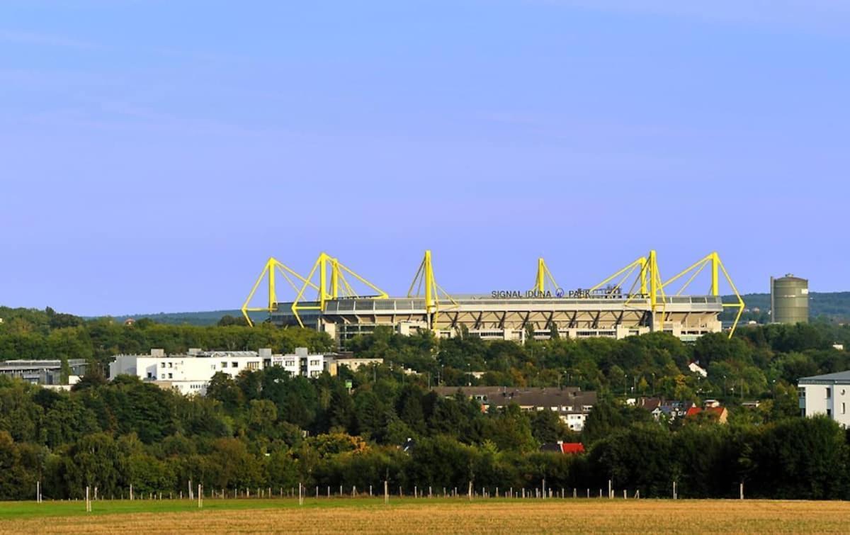 Schoene Grosse Wohnung 2 Schlafzimmer Bis 6 Pax Naehe Stadion Signal Iduna Dortmund Eksteriør bilde